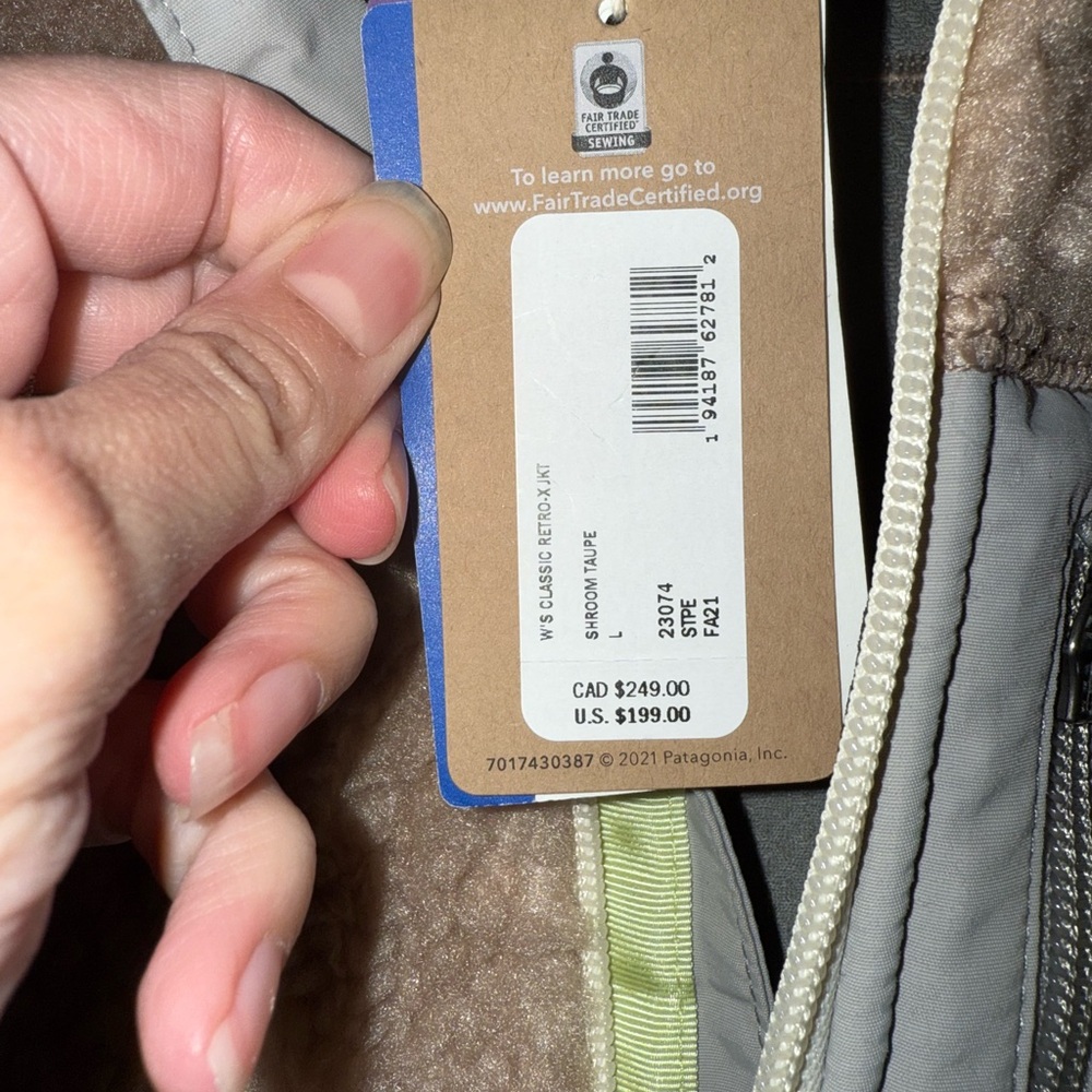 Patagonia Women’s Fleece Jacket - Shroom Taupe - Picture 3 of 5